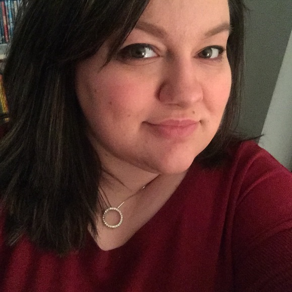 Meet your Posher, Laura - Picture 1 of 1